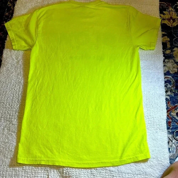 sky zone park glow zone unisex Gildan tshirt size small bright neon color - Picture 4 of 4
